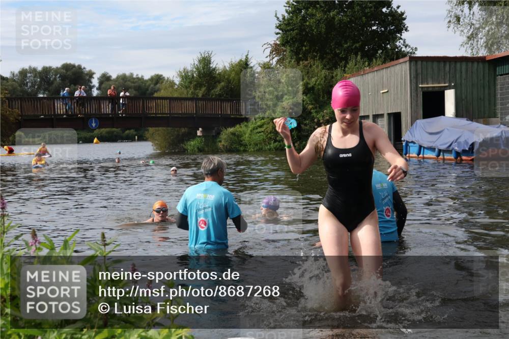 31.08.2025 - Elbe Triathlon Hamburg Luisa Fischer http://msf.ph/oto/8687268 31.08.2025 10:55:16 Schwimmen 1525, 1616 meine-sportfotos.de