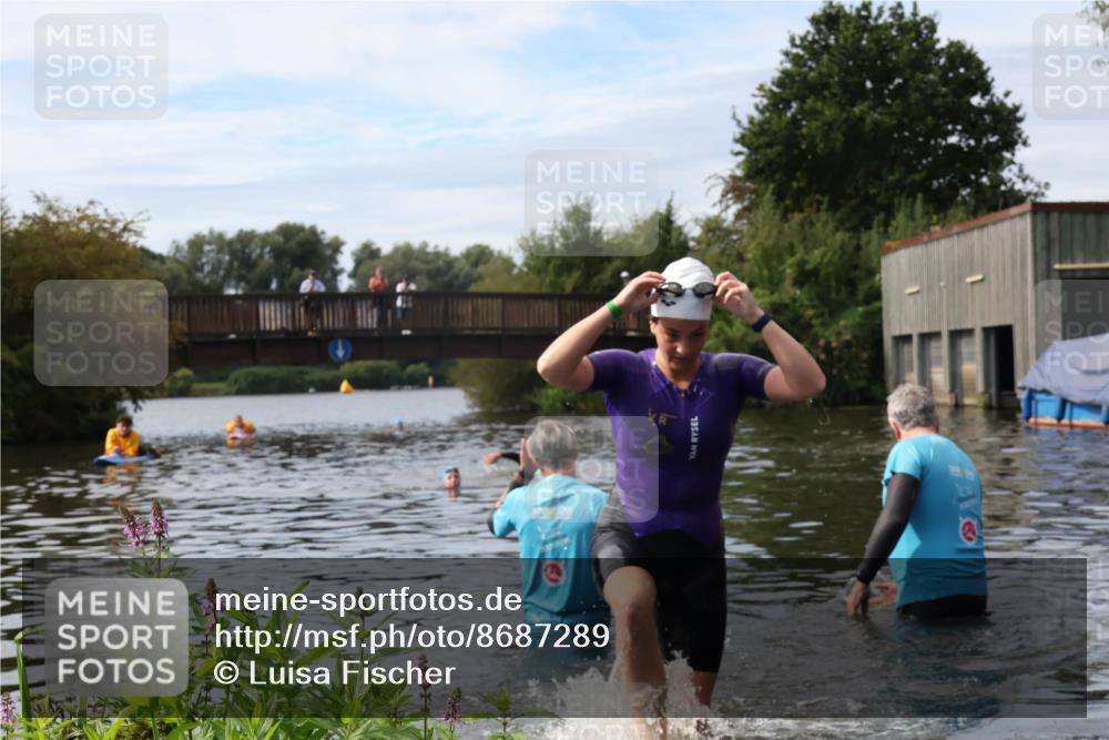 31.08.2025 - Elbe Triathlon Hamburg Luisa Fischer http://msf.ph/oto/8687289 31.08.2025 10:55:47 Schwimmen 1550 meine-sportfotos.de