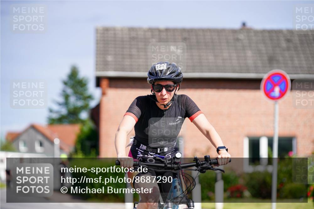31.08.2025 - Elbe Triathlon Hamburg Michael Burmester http://msf.ph/oto/8687290 31.08.2025 14:52:58 Radfahren 121 meine-sportfotos.de