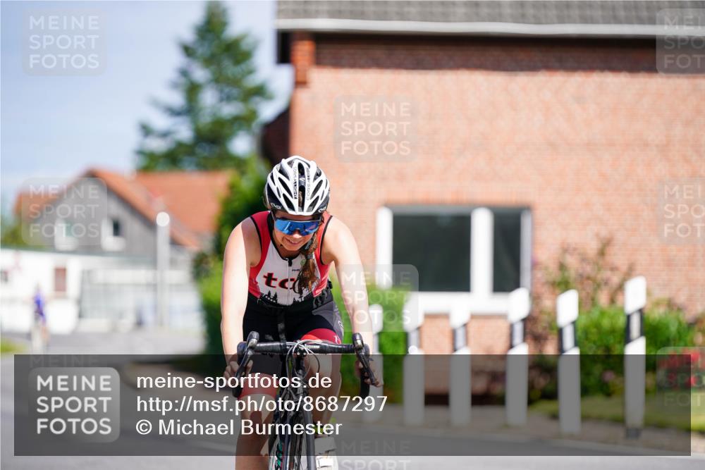 31.08.2025 - Elbe Triathlon Hamburg Michael Burmester http://msf.ph/oto/8687297 31.08.2025 14:53:01 Radfahren 121, 141 meine-sportfotos.de