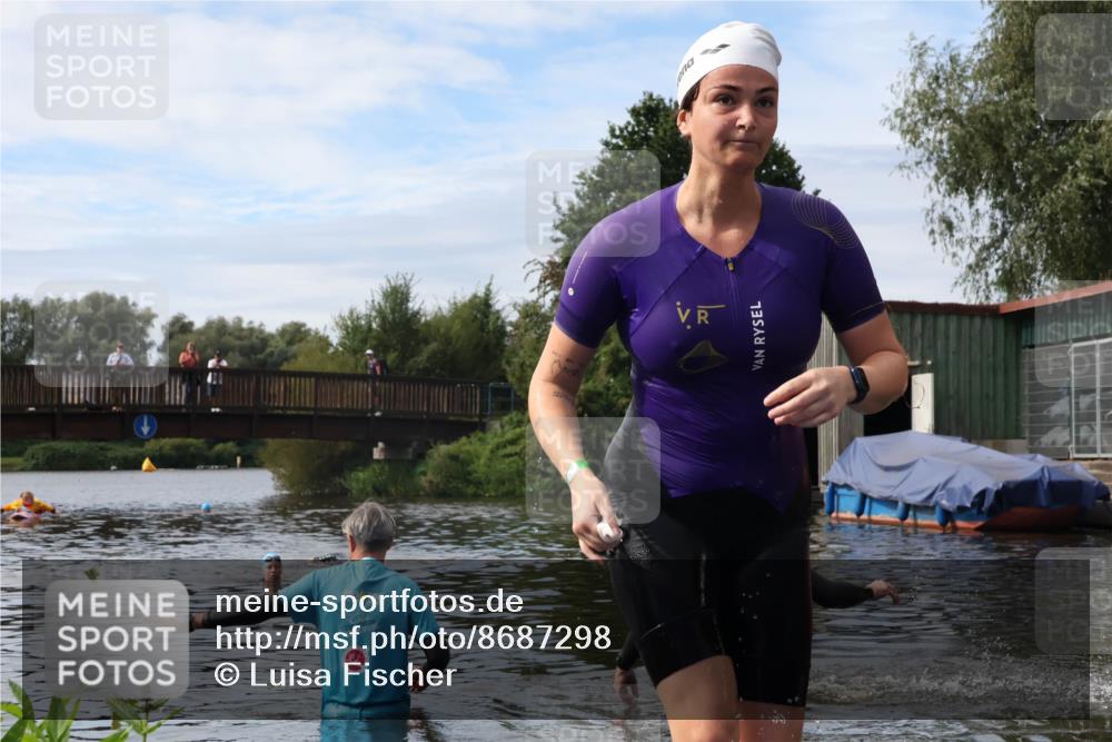 31.08.2025 - Elbe Triathlon Hamburg Luisa Fischer http://msf.ph/oto/8687298 31.08.2025 10:55:48 Schwimmen 1550 meine-sportfotos.de