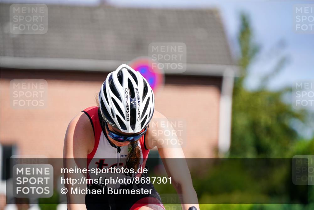 31.08.2025 - Elbe Triathlon Hamburg Michael Burmester http://msf.ph/oto/8687301 31.08.2025 14:53:02 Radfahren 121, 141 meine-sportfotos.de