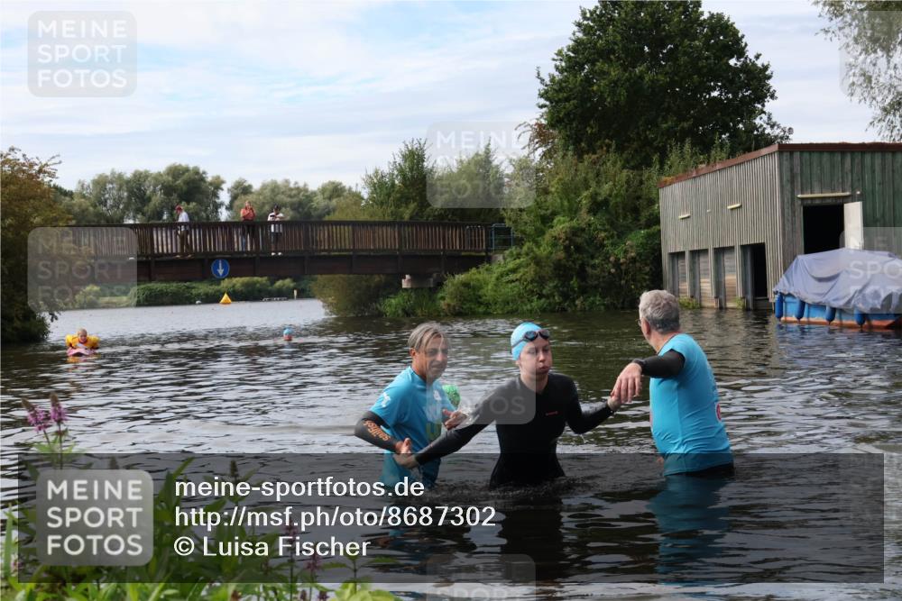 31.08.2025 - Elbe Triathlon Hamburg Luisa Fischer http://msf.ph/oto/8687302 31.08.2025 10:56:03 Schwimmen 1522, 1606 meine-sportfotos.de