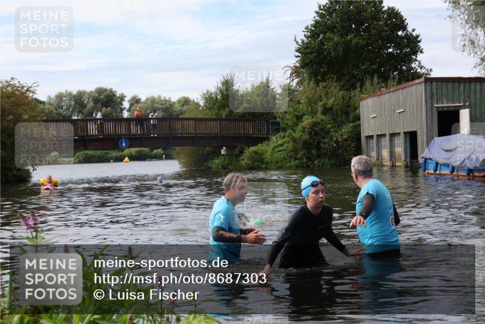 31.08.2025 - Elbe Triathlon Hamburg Luisa Fischer http://msf.ph/oto/8687303 31.08.2025 10:56:03 Schwimmen 1522, 1606 meine-sportfotos.de