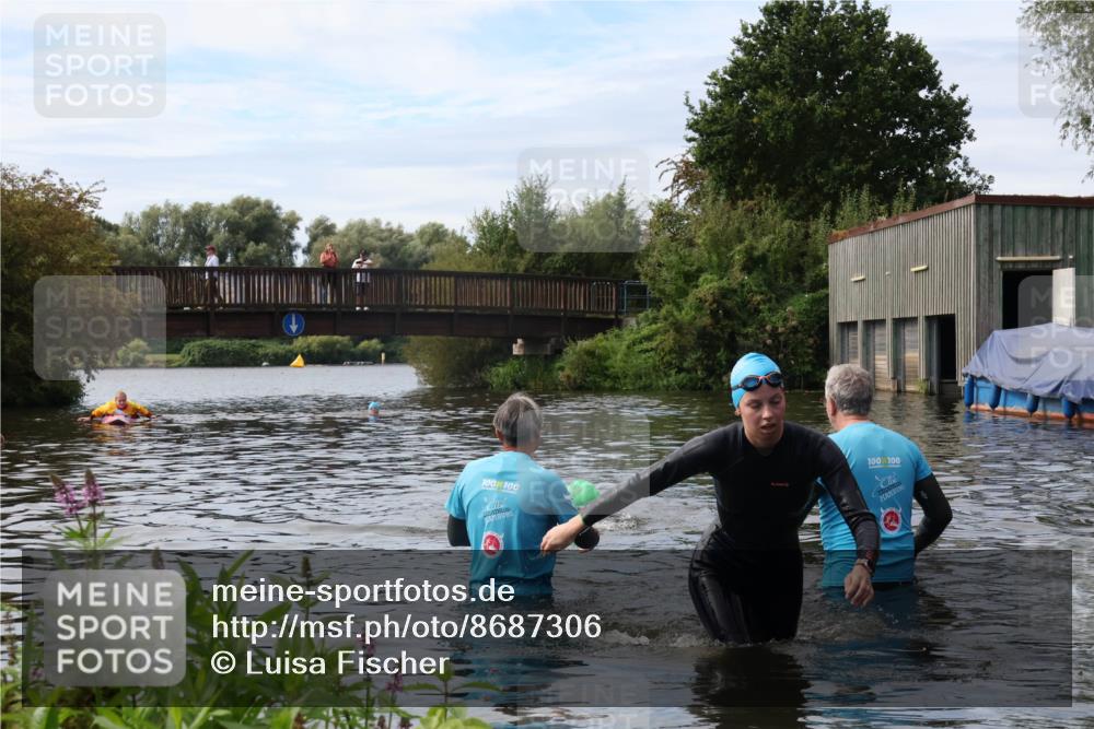 31.08.2025 - Elbe Triathlon Hamburg Luisa Fischer http://msf.ph/oto/8687306 31.08.2025 10:56:04 Schwimmen 1522, 1606 meine-sportfotos.de