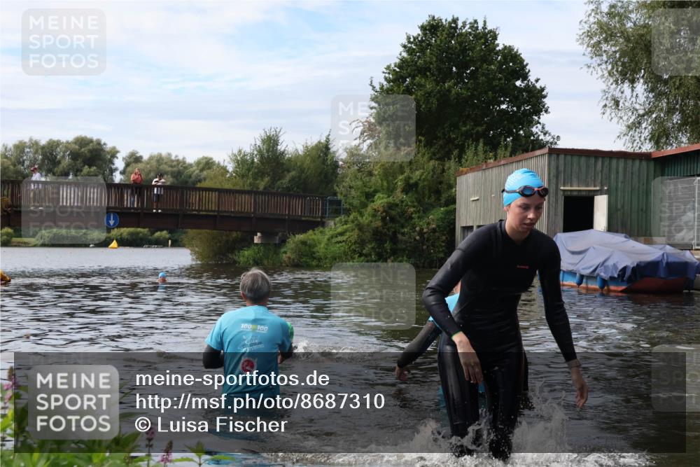 31.08.2025 - Elbe Triathlon Hamburg Luisa Fischer http://msf.ph/oto/8687310 31.08.2025 10:56:04 Schwimmen 1522, 1606 meine-sportfotos.de