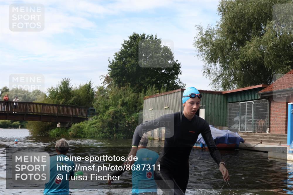 31.08.2025 - Elbe Triathlon Hamburg Luisa Fischer http://msf.ph/oto/8687311 31.08.2025 10:56:05 Schwimmen 1522, 1606 meine-sportfotos.de
