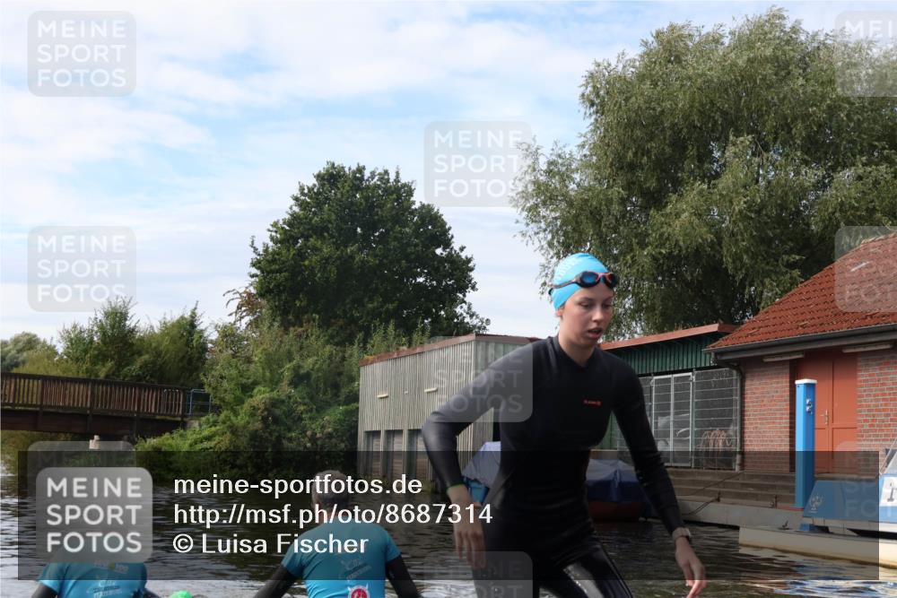 31.08.2025 - Elbe Triathlon Hamburg Luisa Fischer http://msf.ph/oto/8687314 31.08.2025 10:56:05 Schwimmen 1522, 1606 meine-sportfotos.de