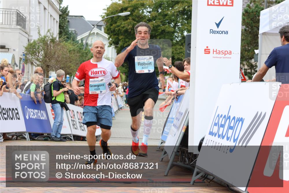 31.08.2025 - 21. Blankeneser Heldenlauf Strokosch-Dieckow http://msf.ph/oto/8687321 31.08.2025 11:58:23 Ziel 5714, 4328, 4297 meine-sportfotos.de