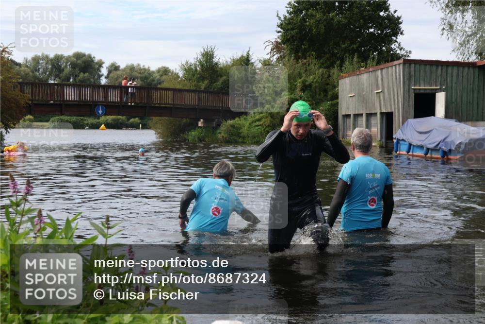 31.08.2025 - Elbe Triathlon Hamburg Luisa Fischer http://msf.ph/oto/8687324 31.08.2025 10:56:10 Schwimmen 1522, 1606 meine-sportfotos.de