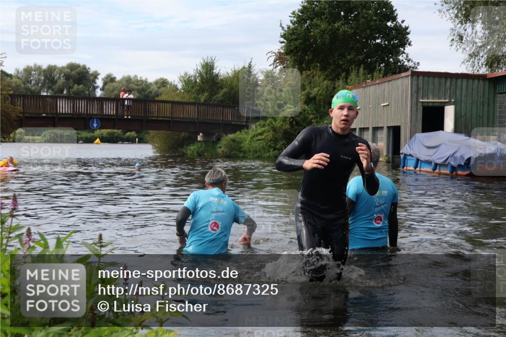 31.08.2025 - Elbe Triathlon Hamburg Luisa Fischer http://msf.ph/oto/8687325 31.08.2025 10:56:11 Schwimmen 1522, 1606 meine-sportfotos.de