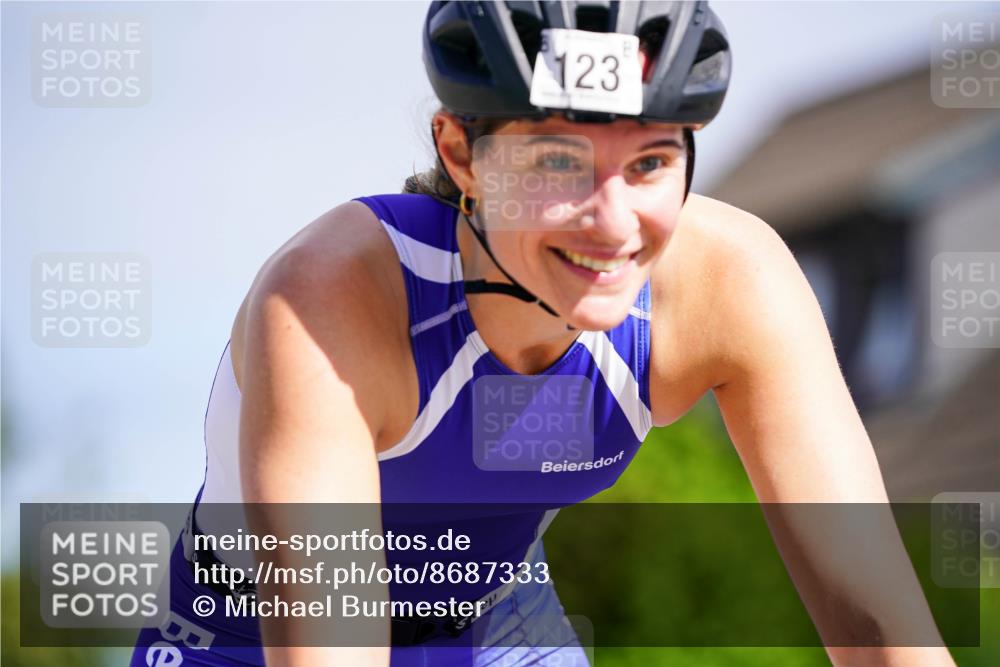 31.08.2025 - Elbe Triathlon Hamburg Michael Burmester http://msf.ph/oto/8687333 31.08.2025 14:53:31 Radfahren  meine-sportfotos.de
