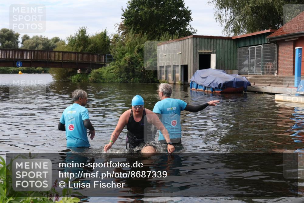 31.08.2025 - Elbe Triathlon Hamburg Luisa Fischer http://msf.ph/oto/8687339 31.08.2025 10:56:52 Schwimmen 1517 meine-sportfotos.de