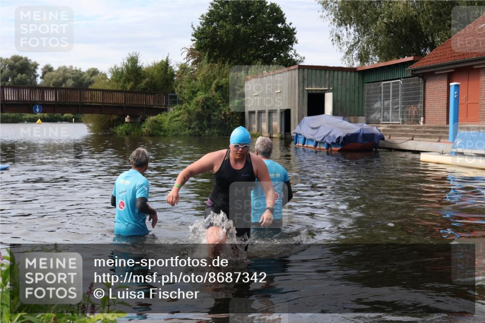 31.08.2025 - Elbe Triathlon Hamburg Luisa Fischer http://msf.ph/oto/8687342 31.08.2025 10:56:52 Schwimmen 1517 meine-sportfotos.de
