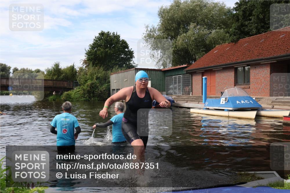 31.08.2025 - Elbe Triathlon Hamburg Luisa Fischer http://msf.ph/oto/8687351 31.08.2025 10:56:54 Schwimmen 1517 meine-sportfotos.de