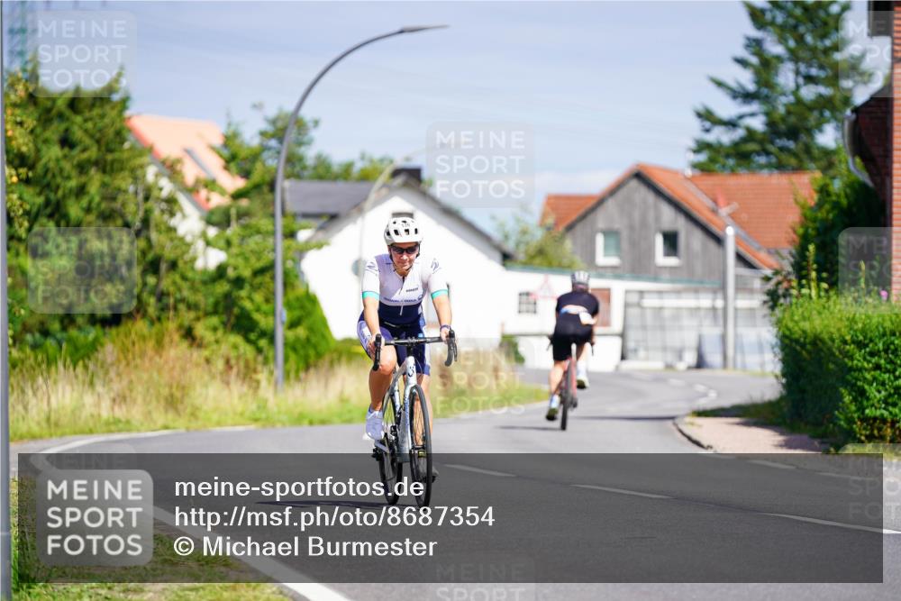 31.08.2025 - Elbe Triathlon Hamburg Michael Burmester http://msf.ph/oto/8687354 31.08.2025 14:54:04 Radfahren  meine-sportfotos.de