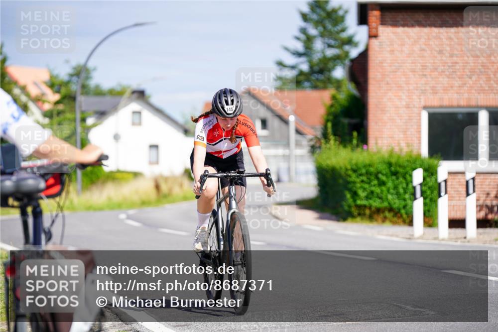 31.08.2025 - Elbe Triathlon Hamburg Michael Burmester http://msf.ph/oto/8687371 31.08.2025 14:54:37 Radfahren  meine-sportfotos.de