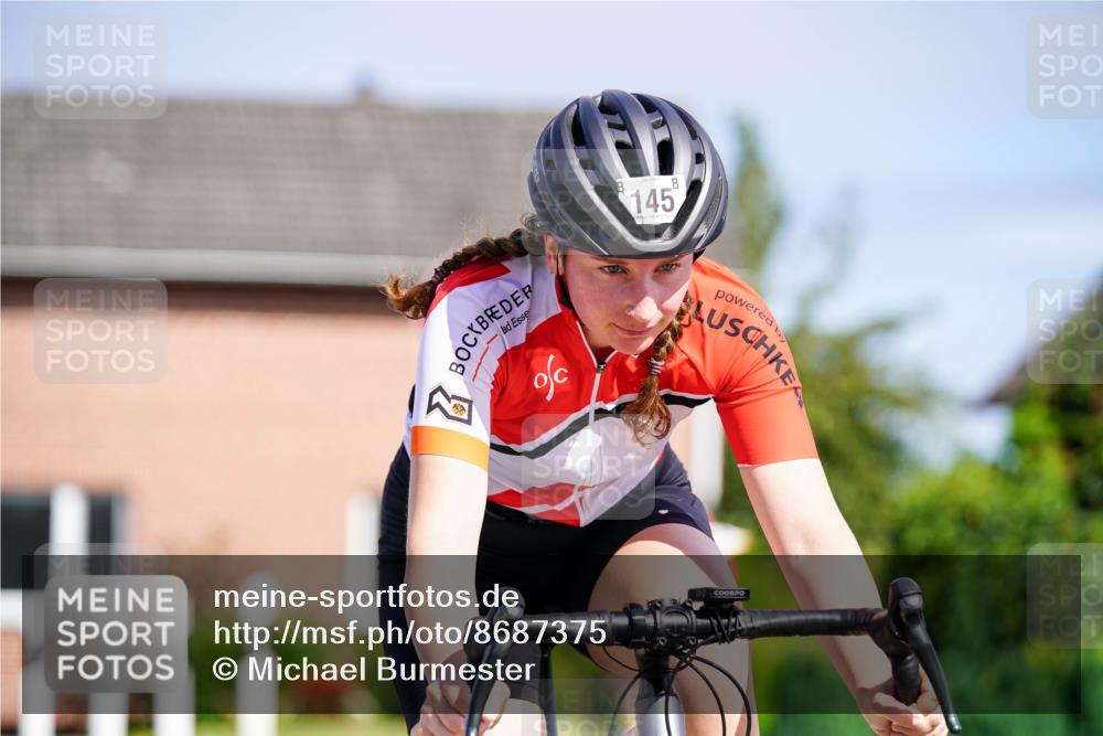 31.08.2025 - Elbe Triathlon Hamburg Michael Burmester http://msf.ph/oto/8687375 31.08.2025 14:54:38 Radfahren  meine-sportfotos.de