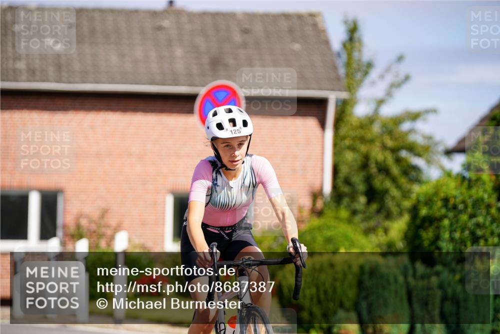 31.08.2025 - Elbe Triathlon Hamburg Michael Burmester http://msf.ph/oto/8687387 31.08.2025 14:54:55 Radfahren  meine-sportfotos.de