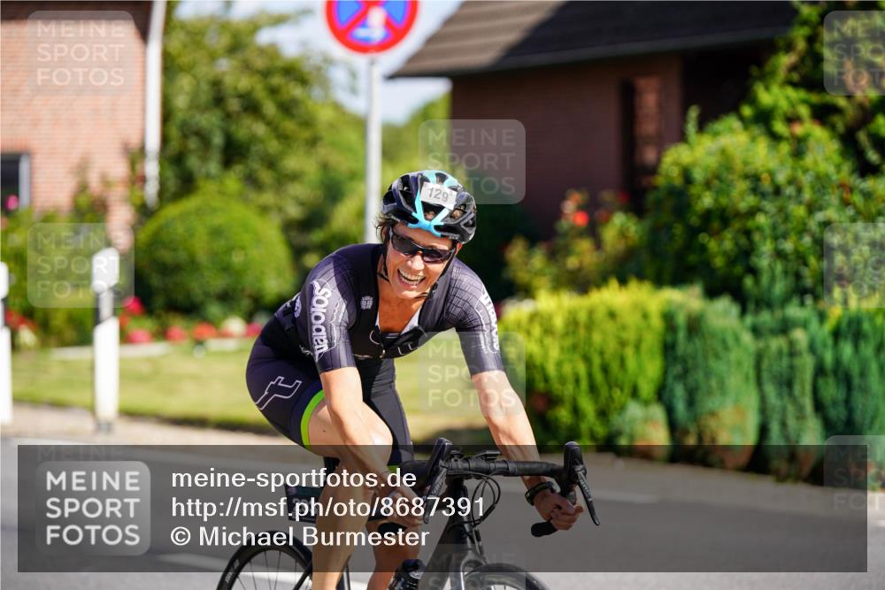 31.08.2025 - Elbe Triathlon Hamburg Michael Burmester http://msf.ph/oto/8687391 31.08.2025 14:55:48 Radfahren  meine-sportfotos.de