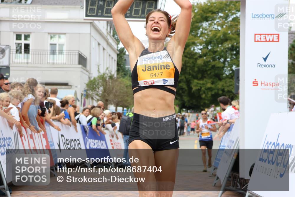 31.08.2025 - 21. Blankeneser Heldenlauf Strokosch-Dieckow http://msf.ph/oto/8687404 31.08.2025 11:58:12 Ziel 5477, 5714, 4192 meine-sportfotos.de