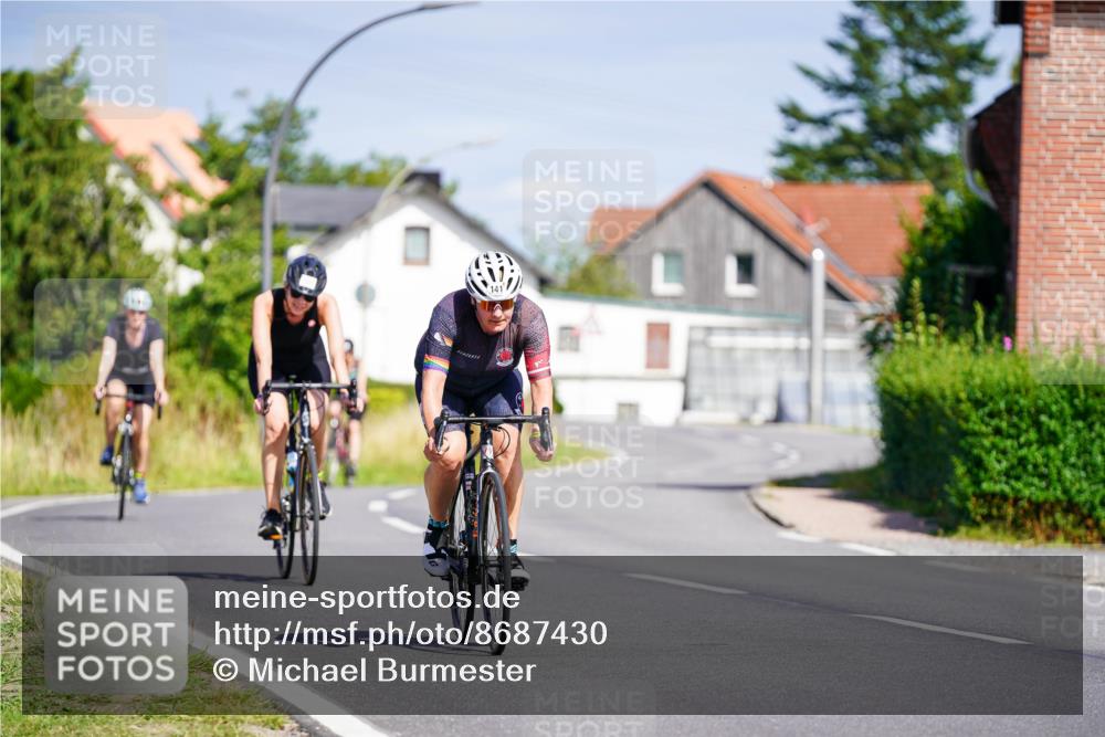 31.08.2025 - Elbe Triathlon Hamburg Michael Burmester http://msf.ph/oto/8687430 31.08.2025 14:57:51 Radfahren 142 meine-sportfotos.de