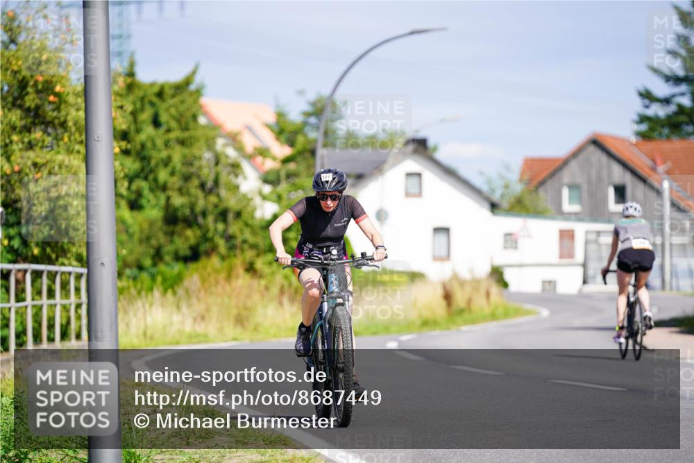 31.08.2025 - Elbe Triathlon Hamburg Michael Burmester http://msf.ph/oto/8687449 31.08.2025 14:58:57 Radfahren  meine-sportfotos.de
