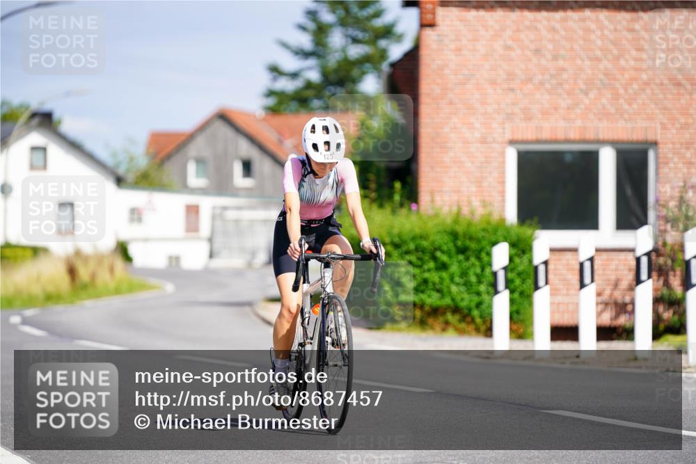 31.08.2025 - Elbe Triathlon Hamburg Michael Burmester http://msf.ph/oto/8687457 31.08.2025 14:59:50 Radfahren  meine-sportfotos.de