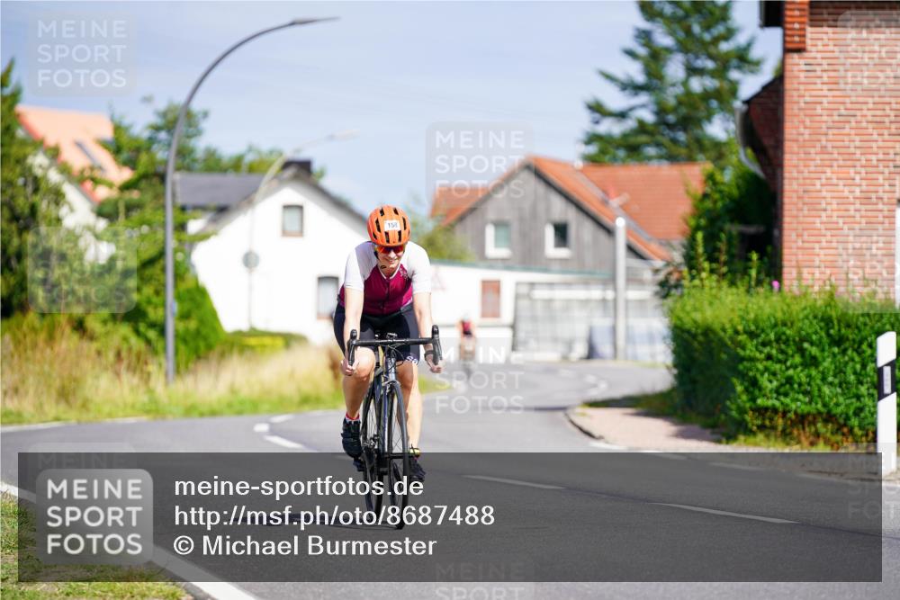 31.08.2025 - Elbe Triathlon Hamburg Michael Burmester http://msf.ph/oto/8687488 31.08.2025 15:01:16 Radfahren 158 meine-sportfotos.de