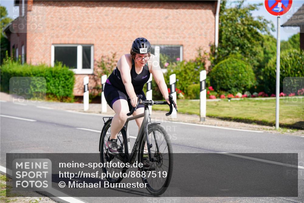 31.08.2025 - Elbe Triathlon Hamburg Michael Burmester http://msf.ph/oto/8687519 31.08.2025 15:02:30 Radfahren  meine-sportfotos.de