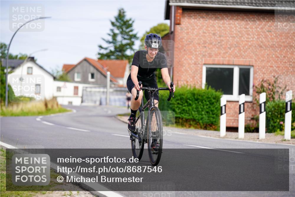 31.08.2025 - Elbe Triathlon Hamburg Michael Burmester http://msf.ph/oto/8687546 31.08.2025 15:04:43 Radfahren  meine-sportfotos.de