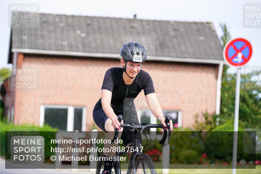 31.08.2025 - Elbe Triathlon Hamburg Michael Burmester http://msf.ph/oto/8687547 31.08.2025 15:04:43 Radfahren  meine-sportfotos.de