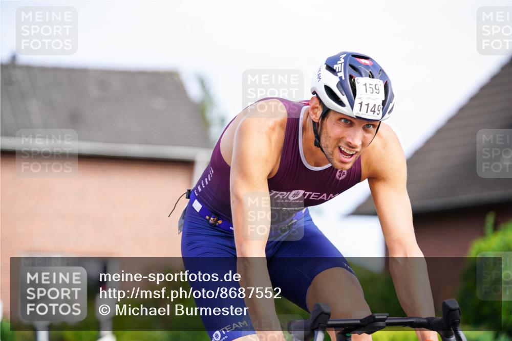 31.08.2025 - Elbe Triathlon Hamburg Michael Burmester http://msf.ph/oto/8687552 31.08.2025 15:05:42 Radfahren  meine-sportfotos.de