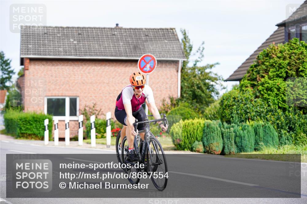 31.08.2025 - Elbe Triathlon Hamburg Michael Burmester http://msf.ph/oto/8687554 31.08.2025 15:06:28 Radfahren  meine-sportfotos.de