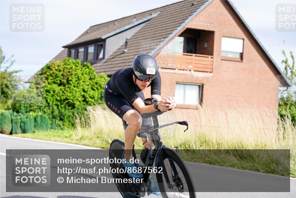 31.08.2025 - Elbe Triathlon Hamburg Michael Burmester http://msf.ph/oto/8687562 31.08.2025 15:07:24 Radfahren  meine-sportfotos.de