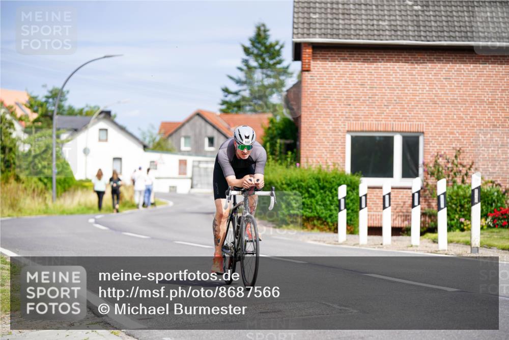 31.08.2025 - Elbe Triathlon Hamburg Michael Burmester http://msf.ph/oto/8687566 31.08.2025 15:07:38 Radfahren  meine-sportfotos.de