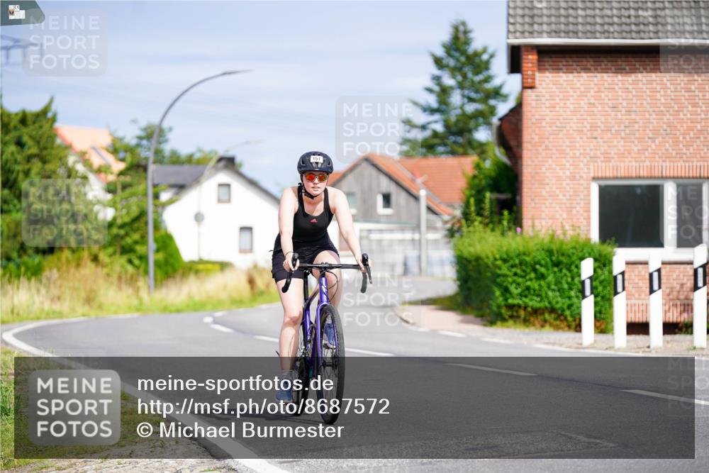 31.08.2025 - Elbe Triathlon Hamburg Michael Burmester http://msf.ph/oto/8687572 31.08.2025 15:07:54 Radfahren  meine-sportfotos.de