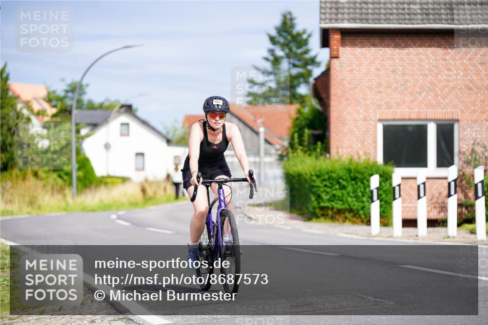 31.08.2025 - Elbe Triathlon Hamburg Michael Burmester http://msf.ph/oto/8687573 31.08.2025 15:07:54 Radfahren  meine-sportfotos.de