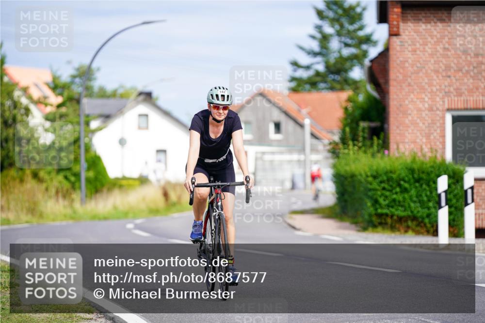 31.08.2025 - Elbe Triathlon Hamburg Michael Burmester http://msf.ph/oto/8687577 31.08.2025 15:08:14 Radfahren  meine-sportfotos.de
