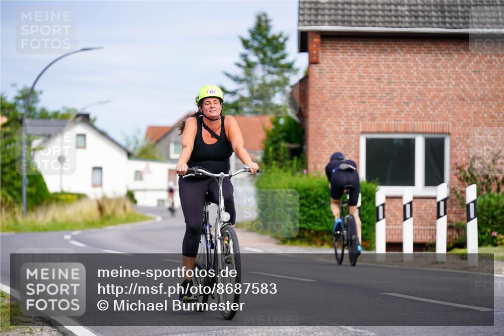 31.08.2025 - Elbe Triathlon Hamburg Michael Burmester http://msf.ph/oto/8687583 31.08.2025 15:09:01 Radfahren  meine-sportfotos.de