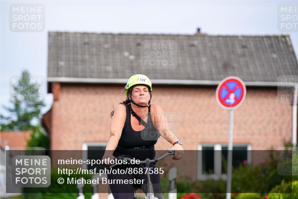 31.08.2025 - Elbe Triathlon Hamburg Michael Burmester http://msf.ph/oto/8687585 31.08.2025 15:09:02 Radfahren  meine-sportfotos.de