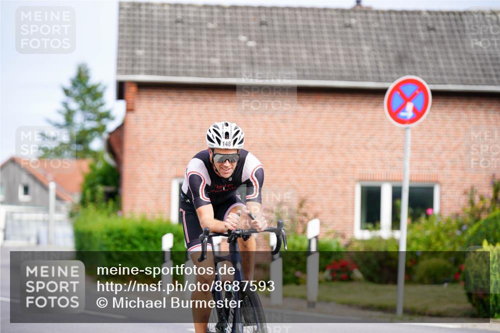31.08.2025 - Elbe Triathlon Hamburg Michael Burmester http://msf.ph/oto/8687593 31.08.2025 15:09:10 Radfahren  meine-sportfotos.de