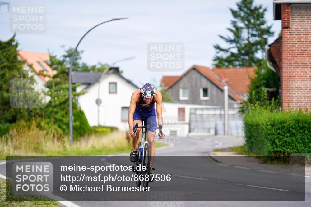 31.08.2025 - Elbe Triathlon Hamburg Michael Burmester http://msf.ph/oto/8687596 31.08.2025 15:09:44 Radfahren  meine-sportfotos.de