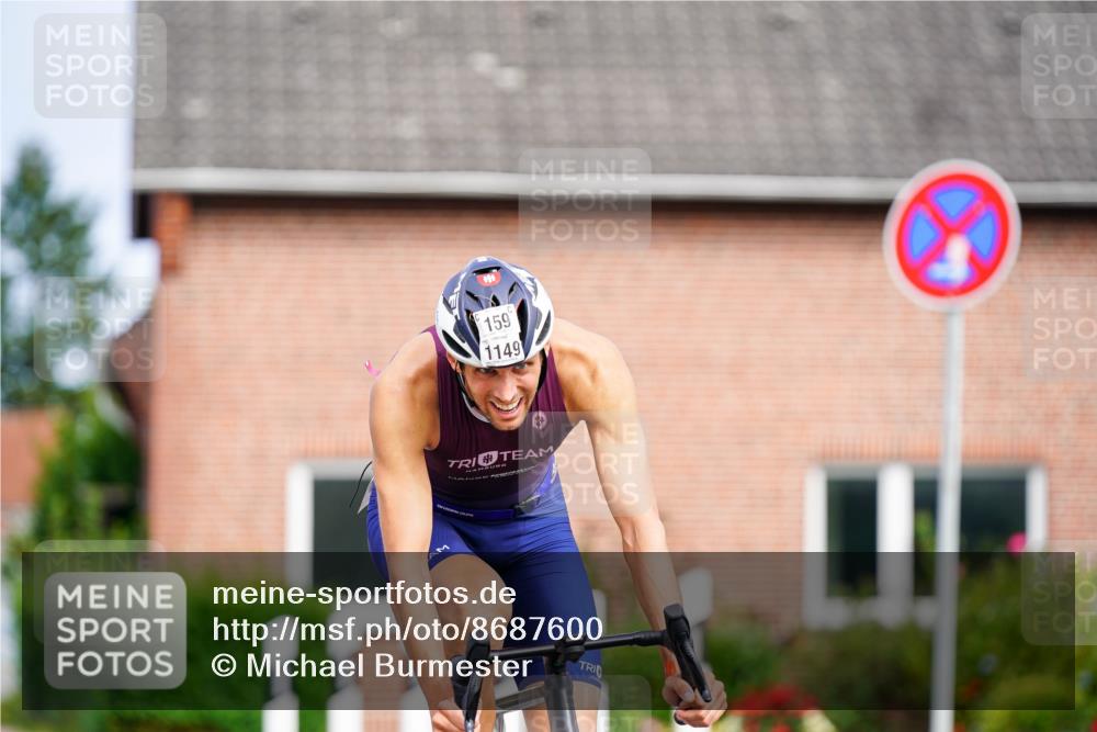 31.08.2025 - Elbe Triathlon Hamburg Michael Burmester http://msf.ph/oto/8687600 31.08.2025 15:09:45 Radfahren  meine-sportfotos.de