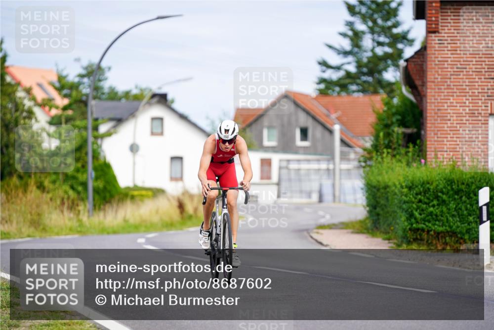31.08.2025 - Elbe Triathlon Hamburg Michael Burmester http://msf.ph/oto/8687602 31.08.2025 15:10:12 Radfahren  meine-sportfotos.de