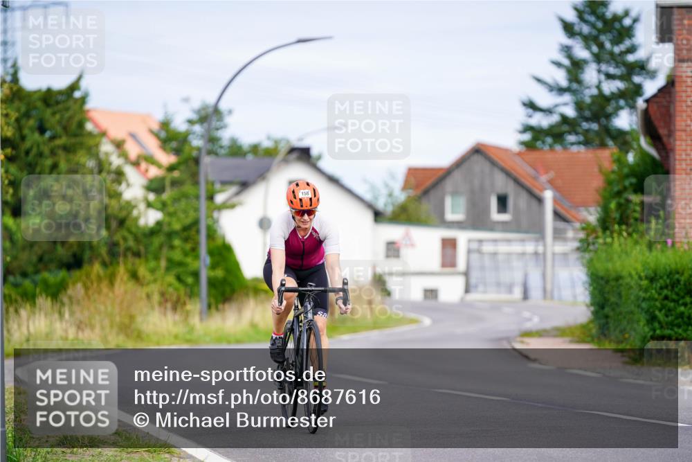 31.08.2025 - Elbe Triathlon Hamburg Michael Burmester http://msf.ph/oto/8687616 31.08.2025 15:11:35 Radfahren  meine-sportfotos.de