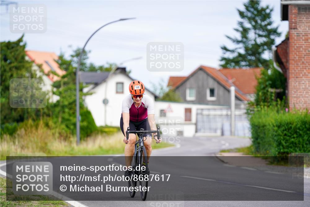 31.08.2025 - Elbe Triathlon Hamburg Michael Burmester http://msf.ph/oto/8687617 31.08.2025 15:11:35 Radfahren  meine-sportfotos.de