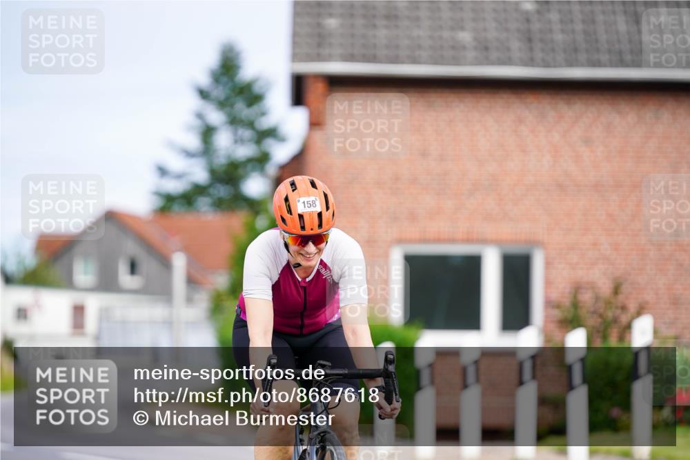 31.08.2025 - Elbe Triathlon Hamburg Michael Burmester http://msf.ph/oto/8687618 31.08.2025 15:11:36 Radfahren  meine-sportfotos.de