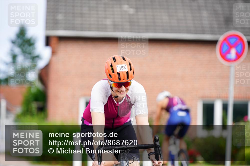 31.08.2025 - Elbe Triathlon Hamburg Michael Burmester http://msf.ph/oto/8687620 31.08.2025 15:11:37 Radfahren  meine-sportfotos.de