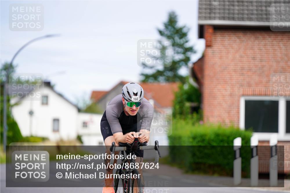 31.08.2025 - Elbe Triathlon Hamburg Michael Burmester http://msf.ph/oto/8687624 31.08.2025 15:11:56 Radfahren  meine-sportfotos.de